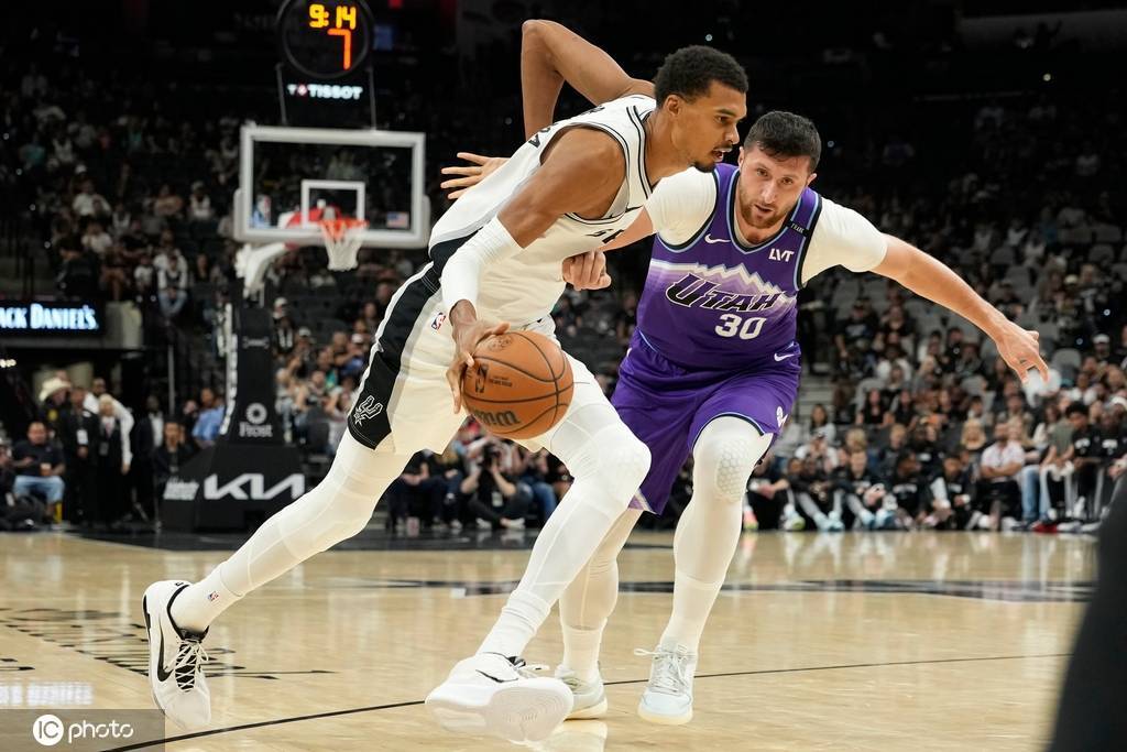 季前赛-文班亚马22分7篮3助 马刺加时力克爵士